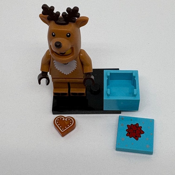 LEGO Reindeer Costume Minifigure Christmas Holiday Present Box Gingerbread Heart - Picture 2 of 6